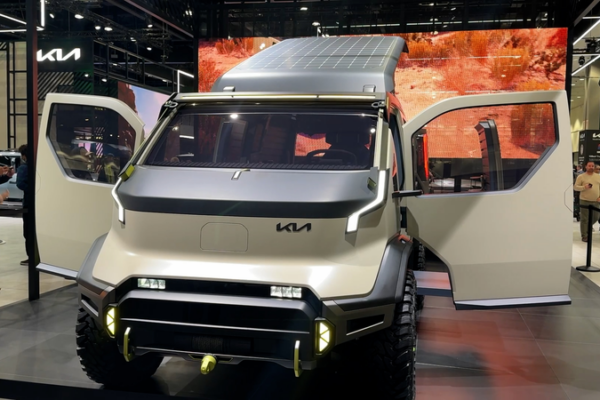 Trung Quốc Tăng Tốc Doanh Số Xe Điện Trong Khi Mỹ Bị Bỏ Lại