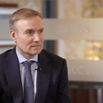 UBS dự báo tăng trưởng toàn cầu 3% vào năm 2026 khi gánh nặng thuế giảm bớt video poster