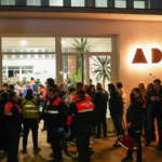 8LRV39CJ9QQI66RTBQJ2 - Thế Giới Trong Tầm Tay Hơn 20 người chết sau khi hai tàu cao tốc va chạm gần Córdoba video poster