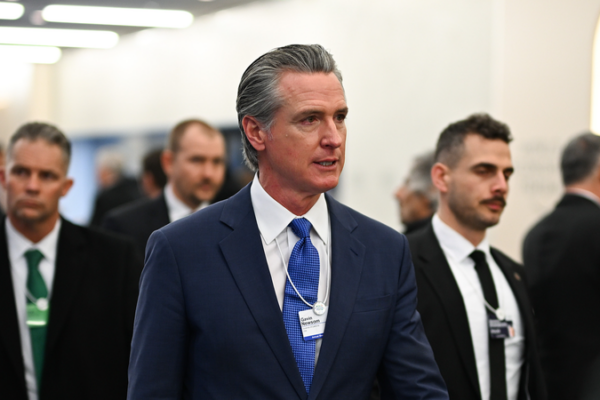 Thống đốc California Newsom cho biết chính quyền Trump đã ngăn chặn ông tại Davos