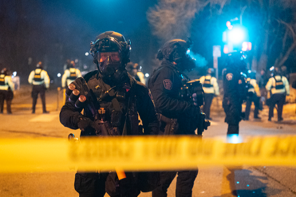 Đặc vụ Mỹ bắn người Venezuela ở điểm dừng giao thông Minneapolis