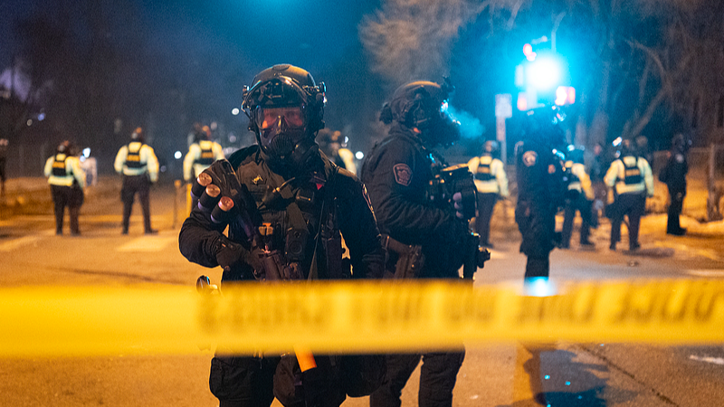 BOJUXNKYPO1IR8H8I256 - Thế Giới Trong Tầm Tay Đặc vụ Mỹ bắn người Venezuela ở điểm dừng giao thông Minneapolis