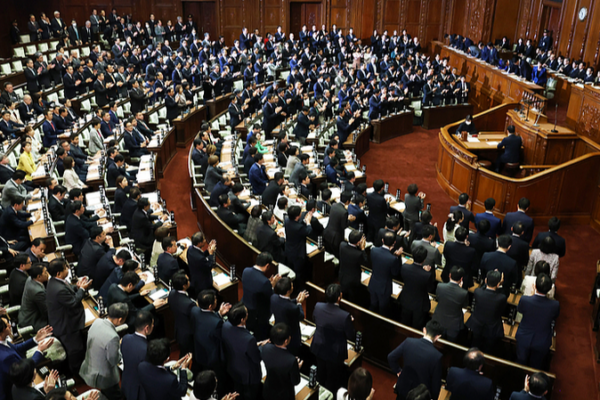 Món Đặt Cược Mạo Hiểm Của Sanaenomics Nhật Bản