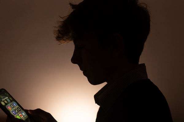 Lệnh Cấm Trẻ Dưới 16 Tuổi Sử Dụng Mạng Xã Hội Trên Thế Giới Của Úc Ảnh Hưởng Gần 5 Triệu Tài Khoản