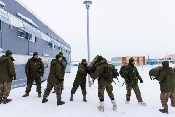 Quân đội Canada Mô phỏng một Cuộc Xâm lược Giả định của Mỹ