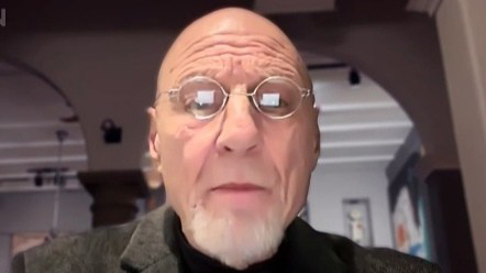 Nhà làm phim Hollywood: AI cách mạng hóa việc sản xuất phim của Trung Quốc video poster