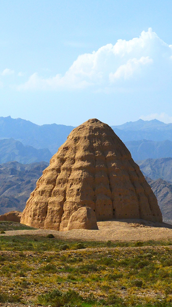 Lăng mộ Hoàng đế Xixia được UNESCO công nhận là Di sản Thế giới video poster