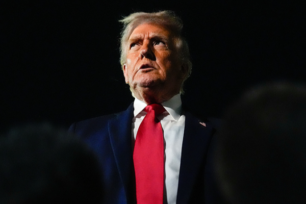 Khảo sát toàn cầu: 84% không hài lòng với năm đầu tiên của Trump