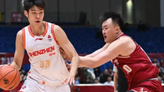Chiến Thắng Bằng Cú Ném Buzzer-Beater của Smith Ấn Định Trận CBA Hấp Dẫn 92-90 của Shenzhen