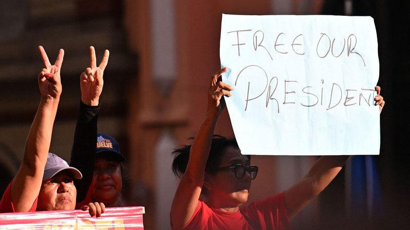 Mỹ tấn công Venezuela và bắt giữ Tổng thống Maduro ở Caracas video poster