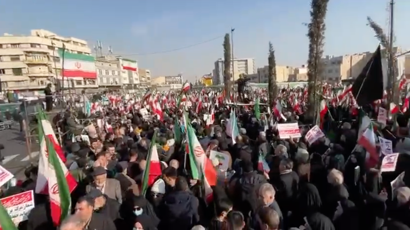 Hàng chục nghìn người tập trung tại Quảng trường Azadi ở Tehran video poster