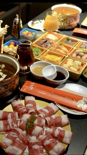 Từ Lẩu Đến 360°: Cách Rạp Chiếu Phim Trung Quốc Đang Làm Mới Những Buổi Tối Xem Phim video poster