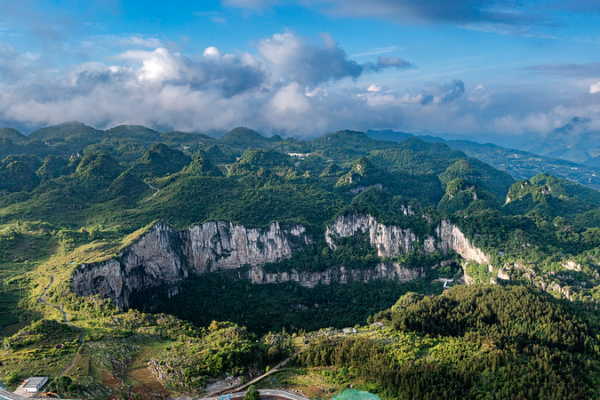 Công viên địa chất Xingwen: Kỳ quan Karst của Yibin tỏa sáng tại Gala 2026 video poster