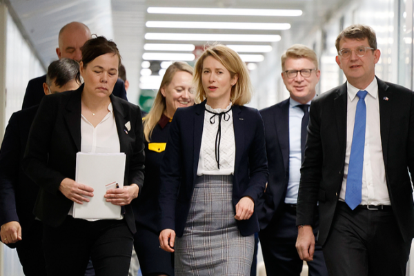 EU Cân Nhắc Trả Đũa Khi Trump Thúc Đẩy Mua Greenland