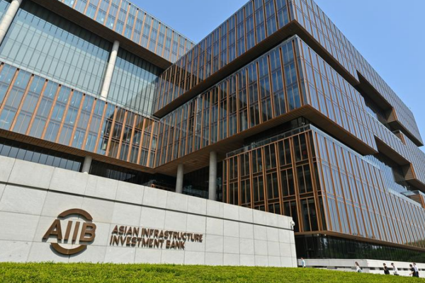 AIIB ở tuổi 10: Tái định hình Tăng trưởng Toàn diện trong Thế giới Đa cực