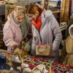 Chiến Lược Hai Nhiệm Kỳ Của Trump Đối Với Iran: Áp Lực Tối Đa, Hòa Bình Bất Định