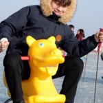 Hồ Bosten của Tân Cương trở thành một xứ sở mùa đông khổng lồ video poster